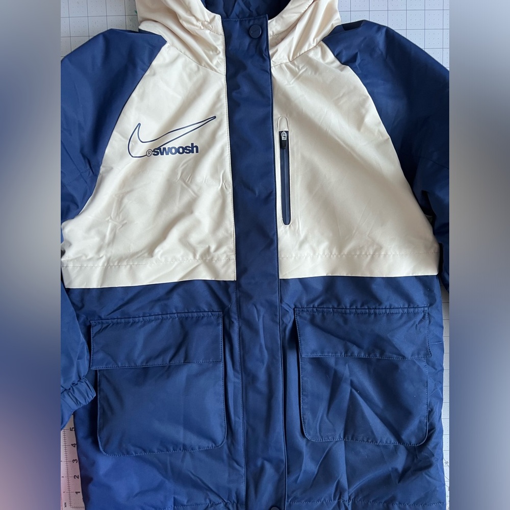 New Nike swoosh winter jacket kids size Large navy/cream